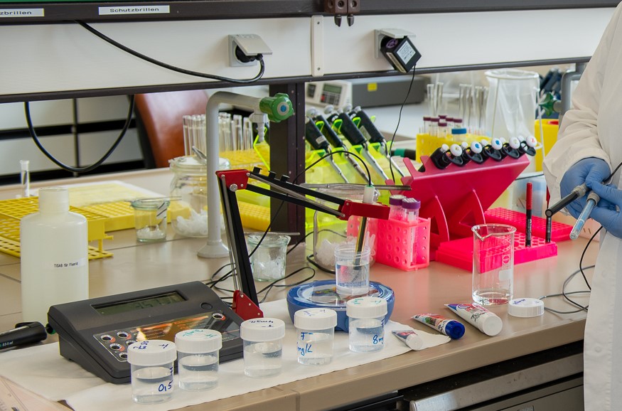 KIT FTU Rinderknecht Elektrochemie Labor